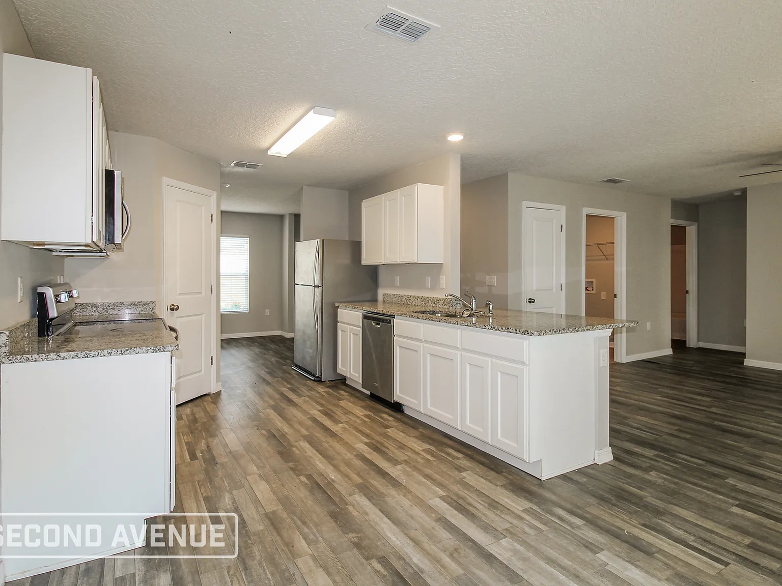 5 bed, 3.0 bath, 2274 sqft, $1,895 — Photo 3