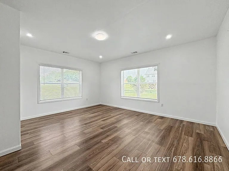 70 Charleston Ln — Photo 7