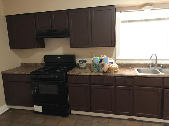4th image of 142 E 114th Pl Unit 1