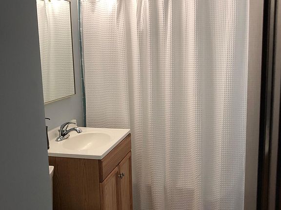 1st Floor Bathroom