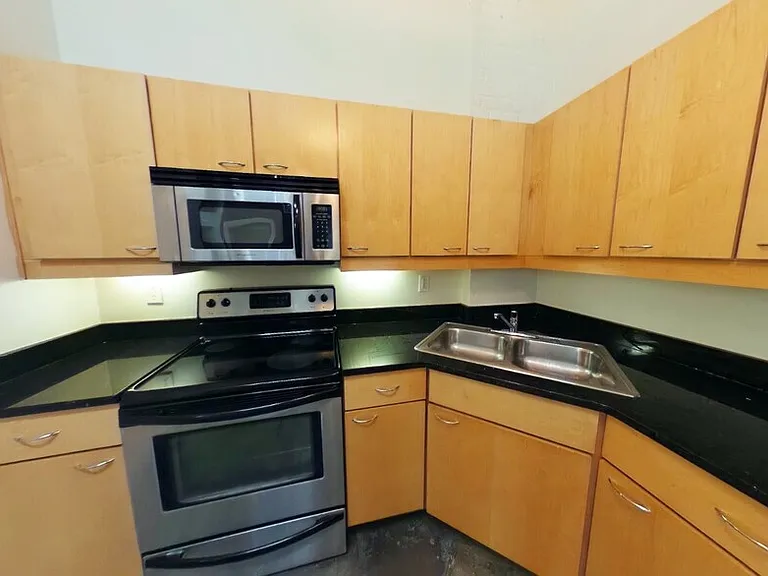 1011 W Marshall St #137 — Photo 1