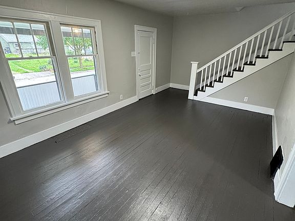 3rd image of 2354 12th St SW