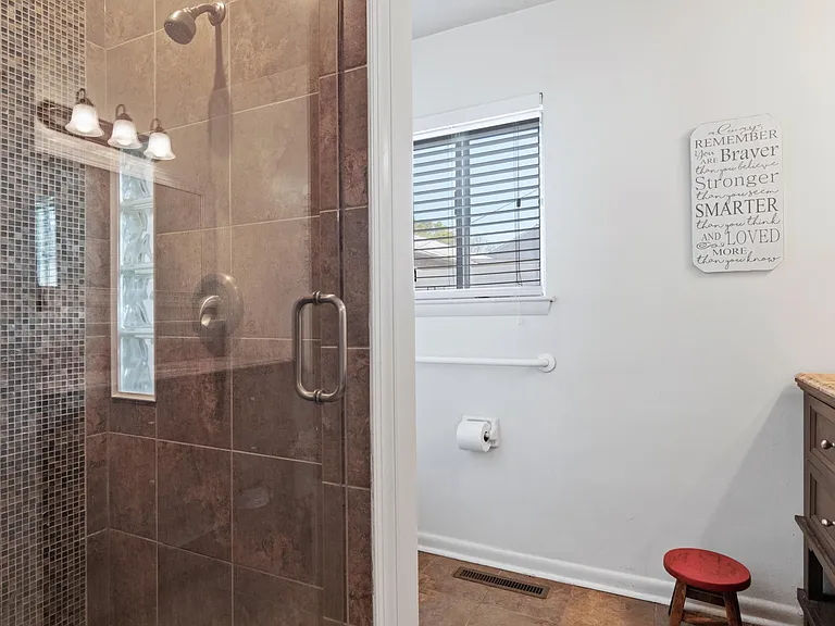 4433 John Jay Ln — Photo 2