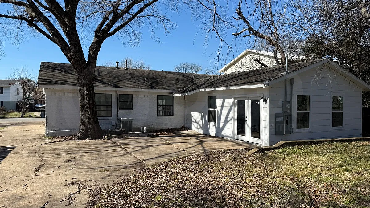 5 bed, 3.0 bath, 1458 sqft, $2,375 — Photo 4