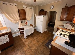 2002 W 4th St, Davenport, IA 52802