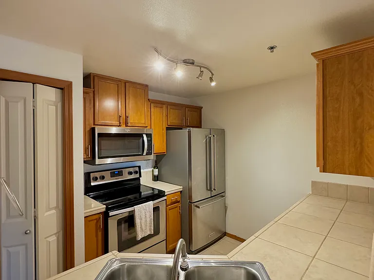 11527 Highway 99 #E302 — Photo 4