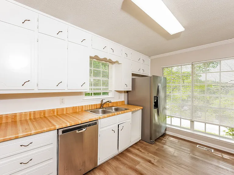 5839 Brenda Dr — Photo 7