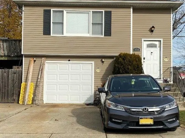 174 32nd Street, Lindenhurst, NY 11757