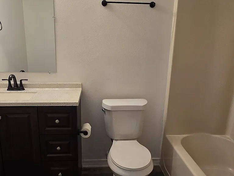 1087 New Haven Dr — Photo 11
