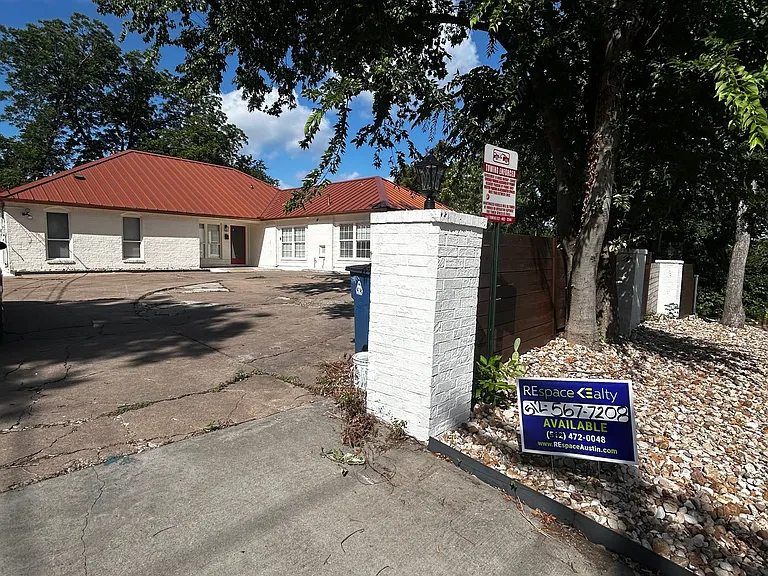 1005 W Martin Luther King Jr Blvd #B — Photo 1