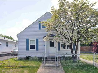 32 Berkley St, Cranston, RI 02910