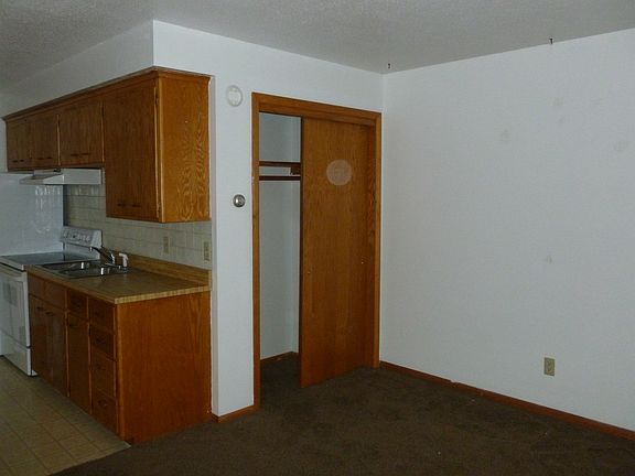 2nd image of 1209 8th Ln APT 8