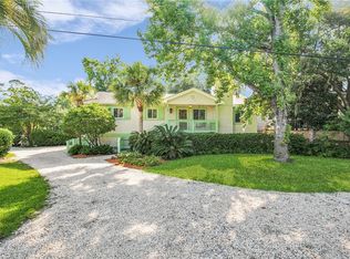 213 Magnolia Ave, Saint Simons Island, GA 31522
