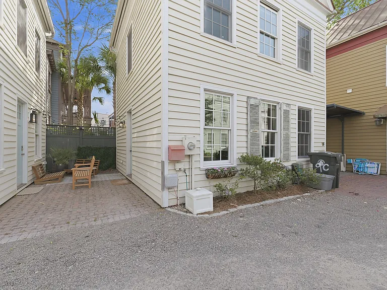 9 Bogard St #C — Photo 20