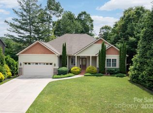 59 Ledgestone Dr, Fairview, NC 28730