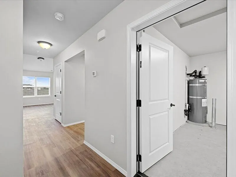 2 bed, 2.0 bath, 1007 sqft, $1,794 — Photo 2