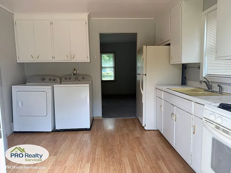 5611 Knox Ave N — Photo 3