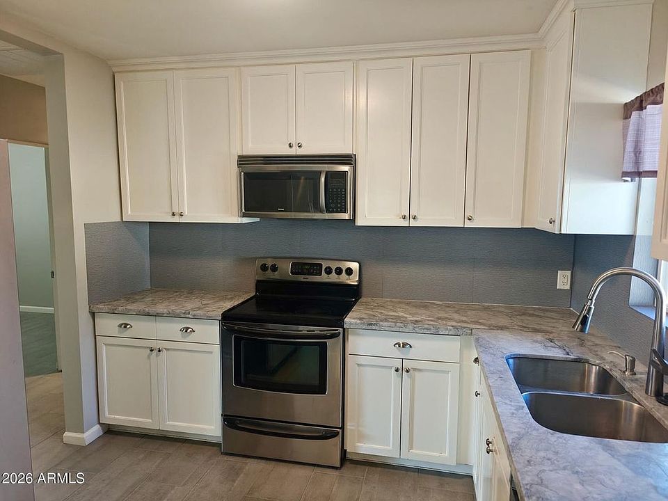 2nd image of 251 W Buist Ave