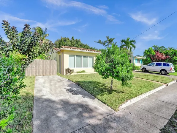 278 SW 8th St, Dania Beach, FL 33004