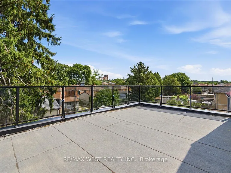 50 Rotherham Ave — Photo 4