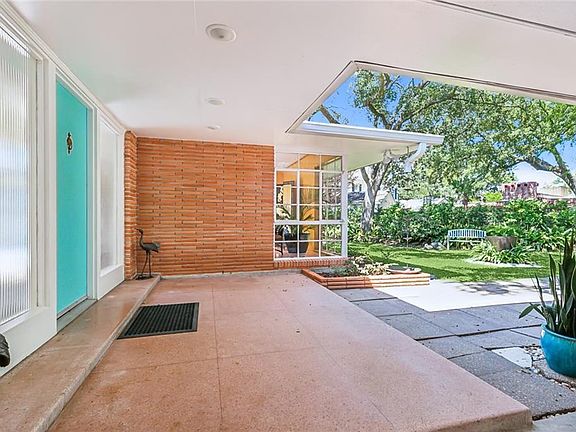 4th image of 12 Park Island Dr