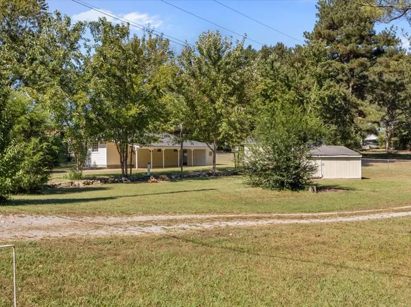 620 Old Stewart Rd, Tennessee Ridge, TN 37178