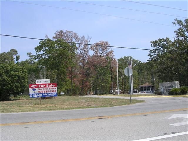 GREAT LOCATION FOR BAIT SHOP, GAS STATION, ETC