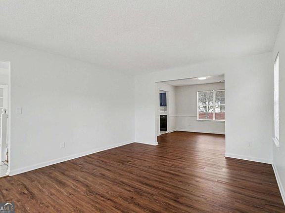 5th image of 6236 Springwater Ln