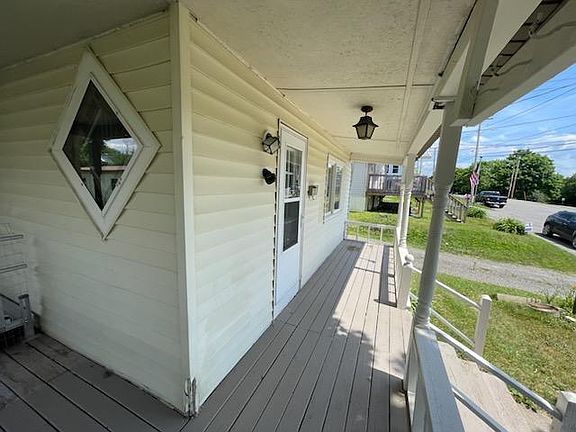 3rd image of 27 Main St