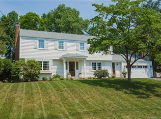 20 Glendale Rd, West Hartford, CT 06107