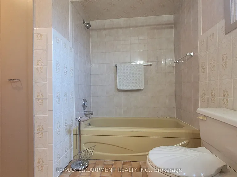 325 Fairview Dr #3 — Photo 6