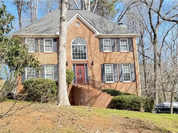 177 Plantation Trce, Woodstock, GA 30188