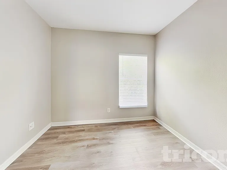 3625 W 16th St — Photo 11