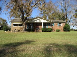 855 Walker Rd, Fitzgerald, GA 31750