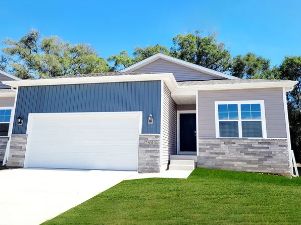 1084 Daisy Ln, Waukee, IA 50263