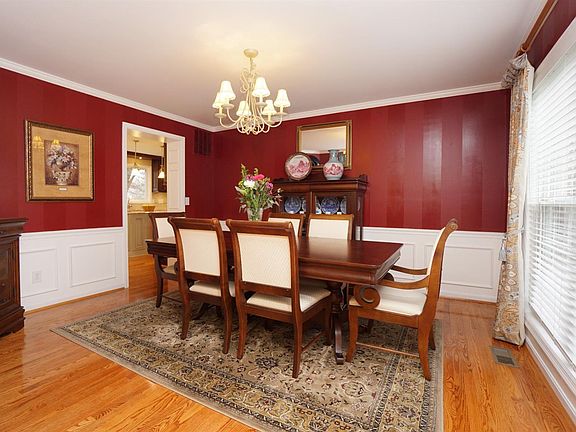 5th image of 5410 Crestwood Dr