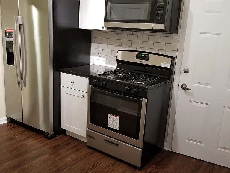 1838 S May St #2F — Photo 6
