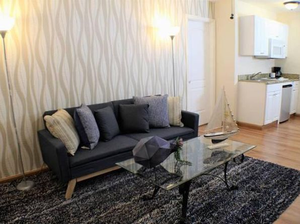 6424 Santa Monica Dr