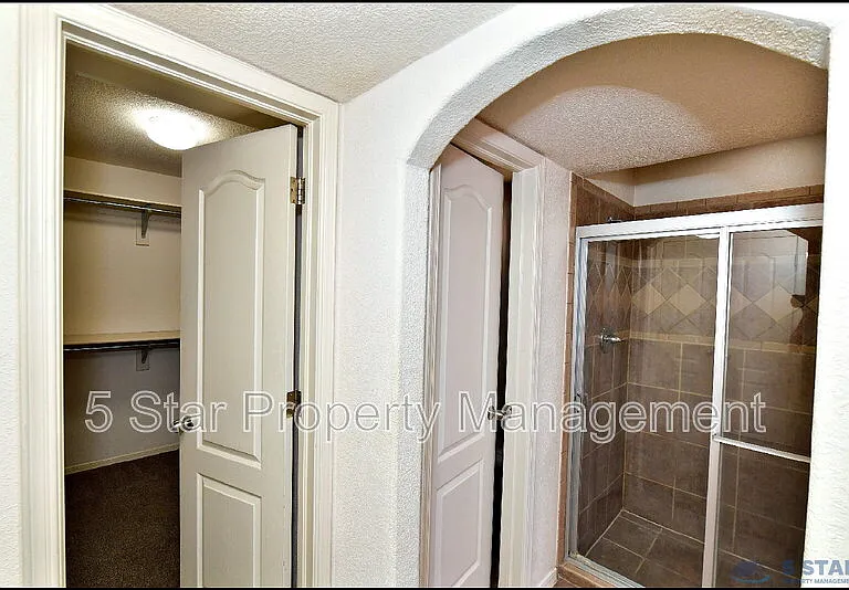 6372 Franklin Ridge Dr — Photo 22