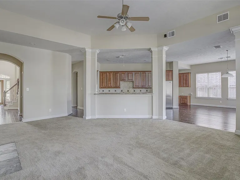 70 S Almondell Cir — Photo 12