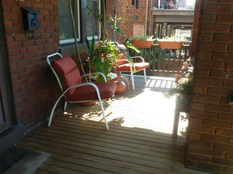 4370 Saint Lawrence Ave — Photo 3