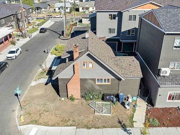 5th image of 3134 N Crestline St #B