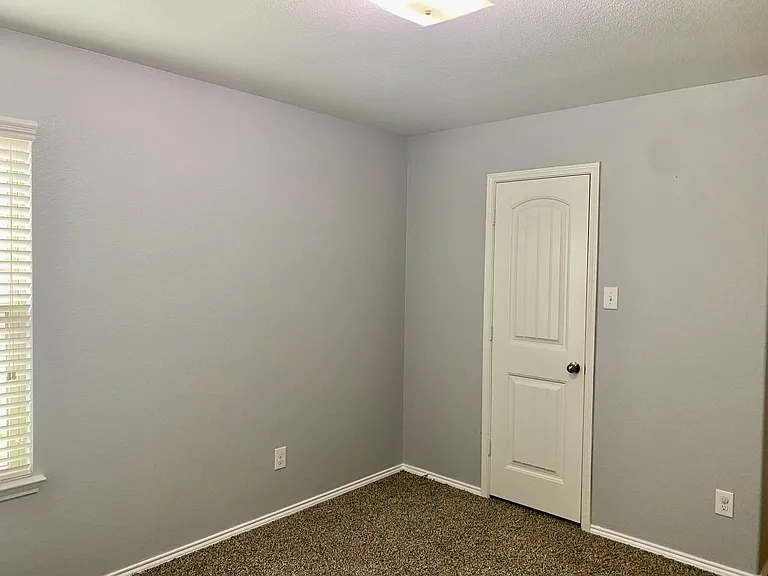 279 Oxford Dr — Photo 11
