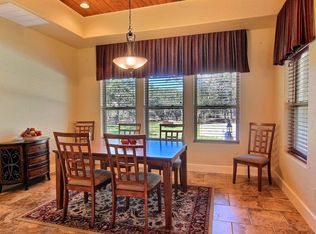 62 W Wildwood Dr, Rockport, TX 78382
