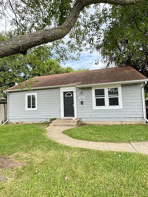 1021 Clark St photo 1