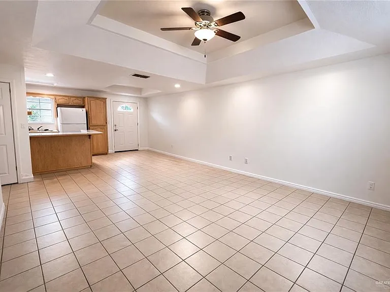 607 Gastel Cir #F — Photo 4