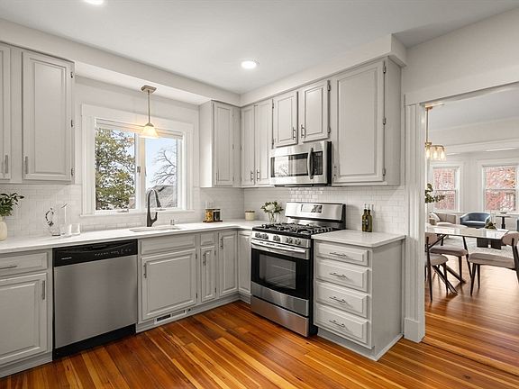 3rd image of 37 Fountain Rd #2