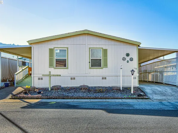 122 River Ridge Ln, Roseburg, OR 97471