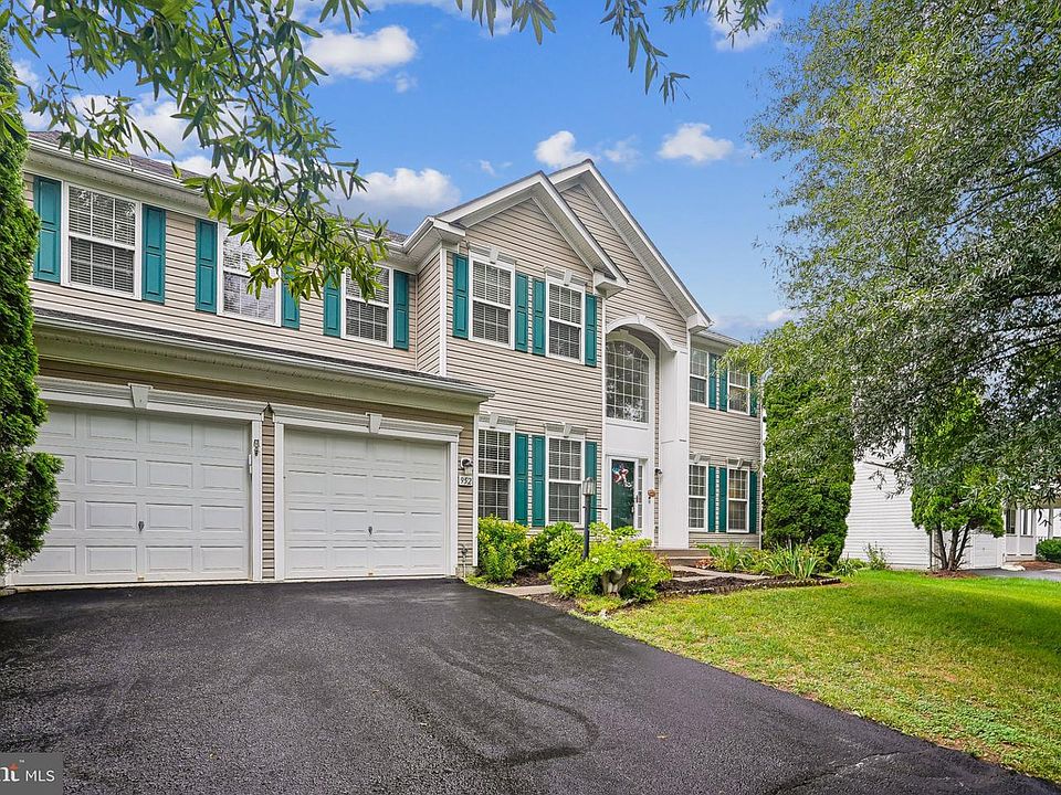 1st image of 952 Devonshire Cir