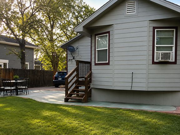 2nd image of 423 13th Ave #1/2